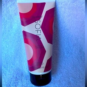 Avon So Very Sofia Shower Gel 6.7 FL OZ Avon